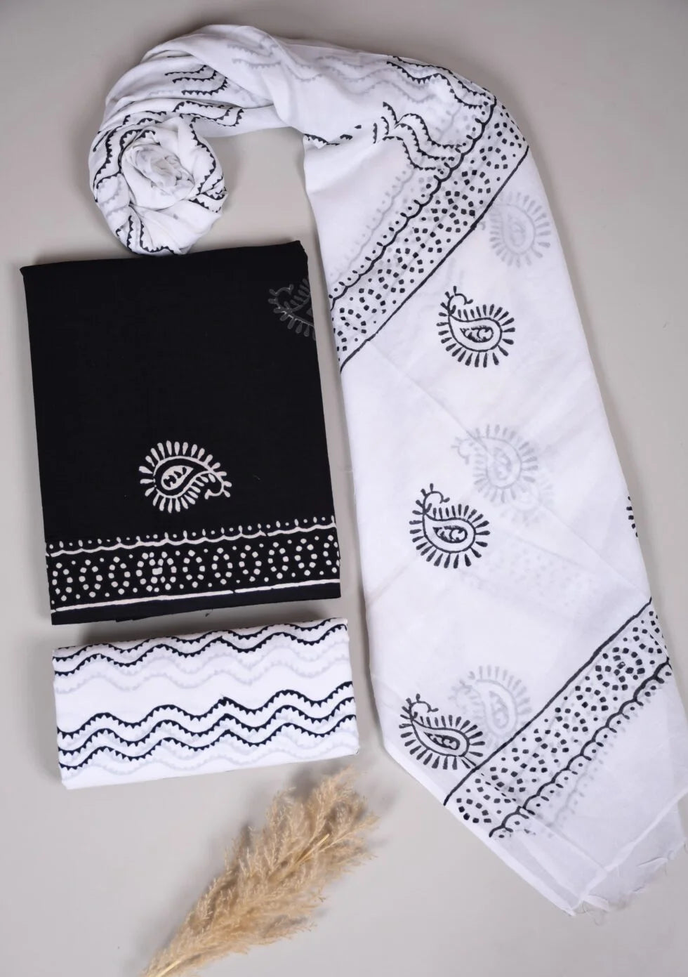 Bagru Grace – Handblock Cotton Suit Set with Malmal Dupatta