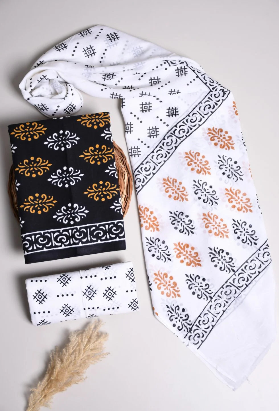 Bagru Grace – Handblock Cotton Suit Set with Malmal Dupatta
