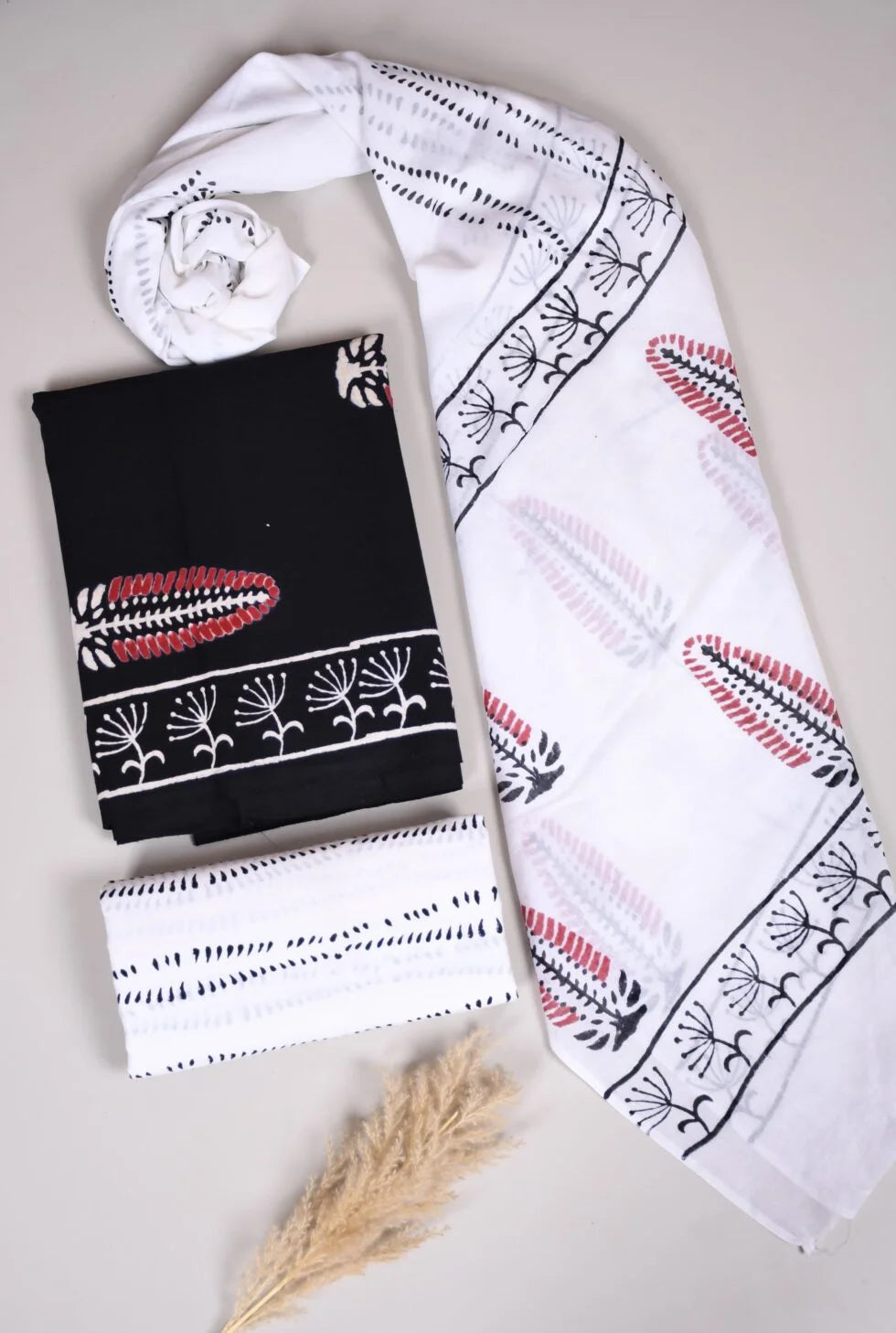 Bagru Grace – Handblock Cotton Suit Set with Malmal Dupatta